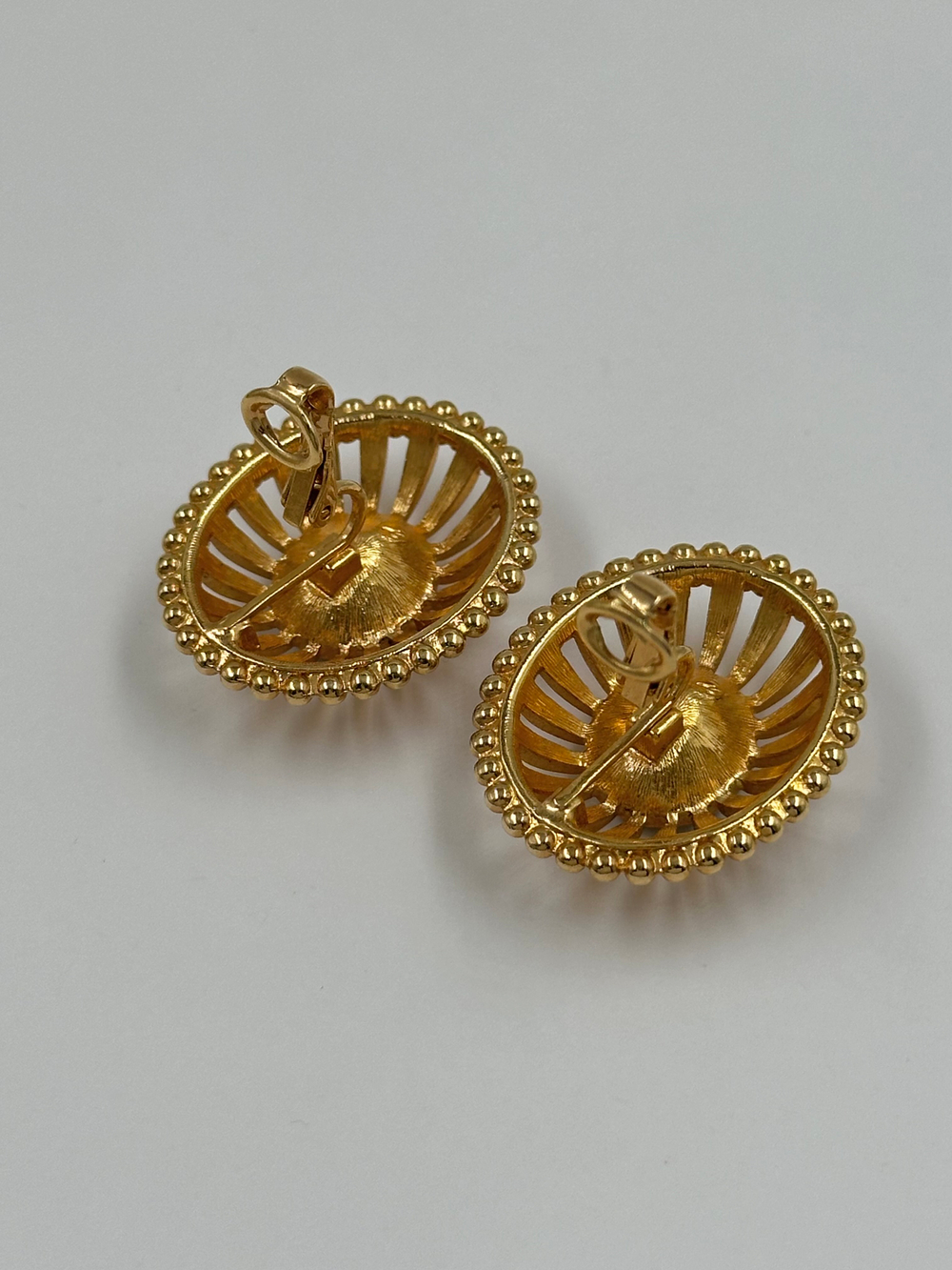 Клипсы с чёрными кристаллами Swarovski