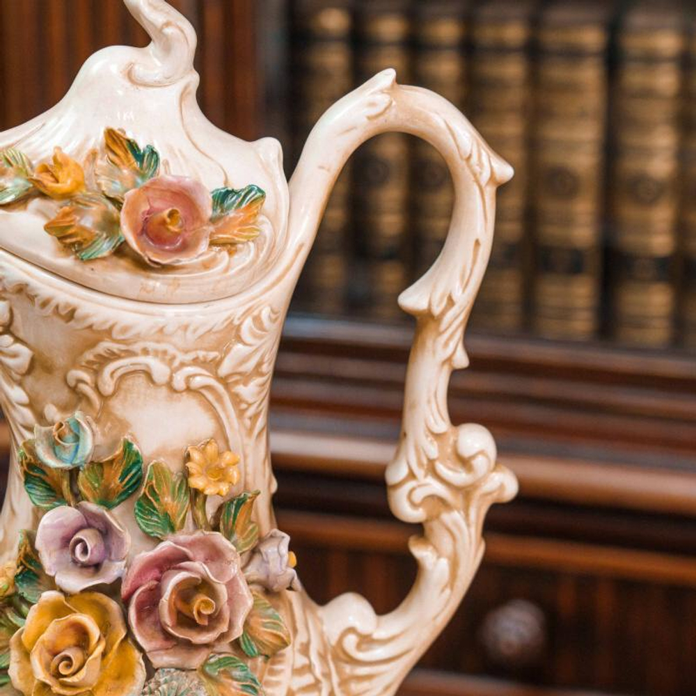 Декоративный кувшин в стиле Capodimonte
