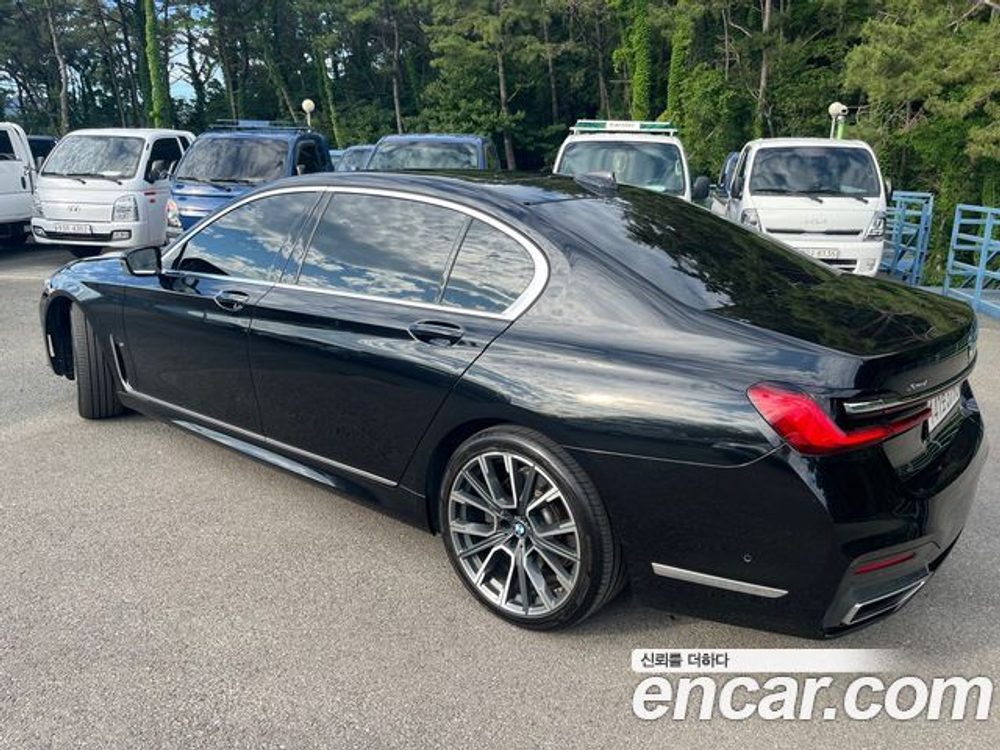 BMW 7-Series 740Li xDrive M Sport Package — 2020
