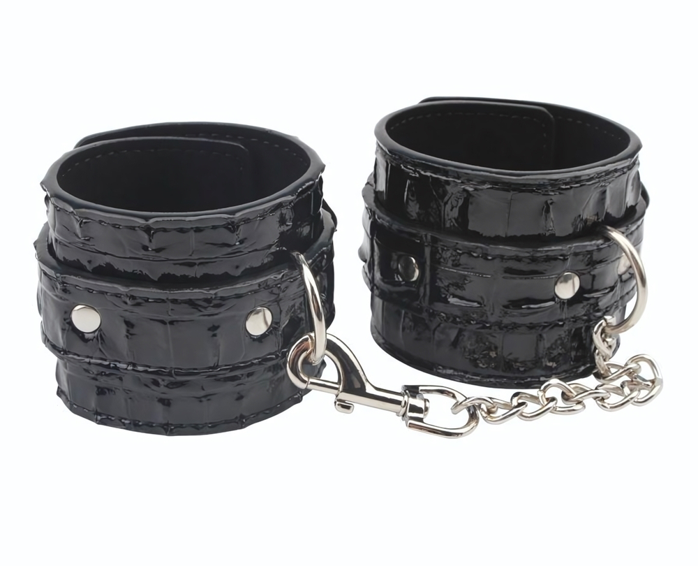 Черные наручники Surrender Wrist Restraints (Цвет: черный)