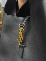 Saint Laurent LE 5 À 7 SUPPLE