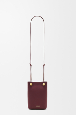 Loewe Сумка-мешок Pebble из гладкой телячьей кожи, бургунди