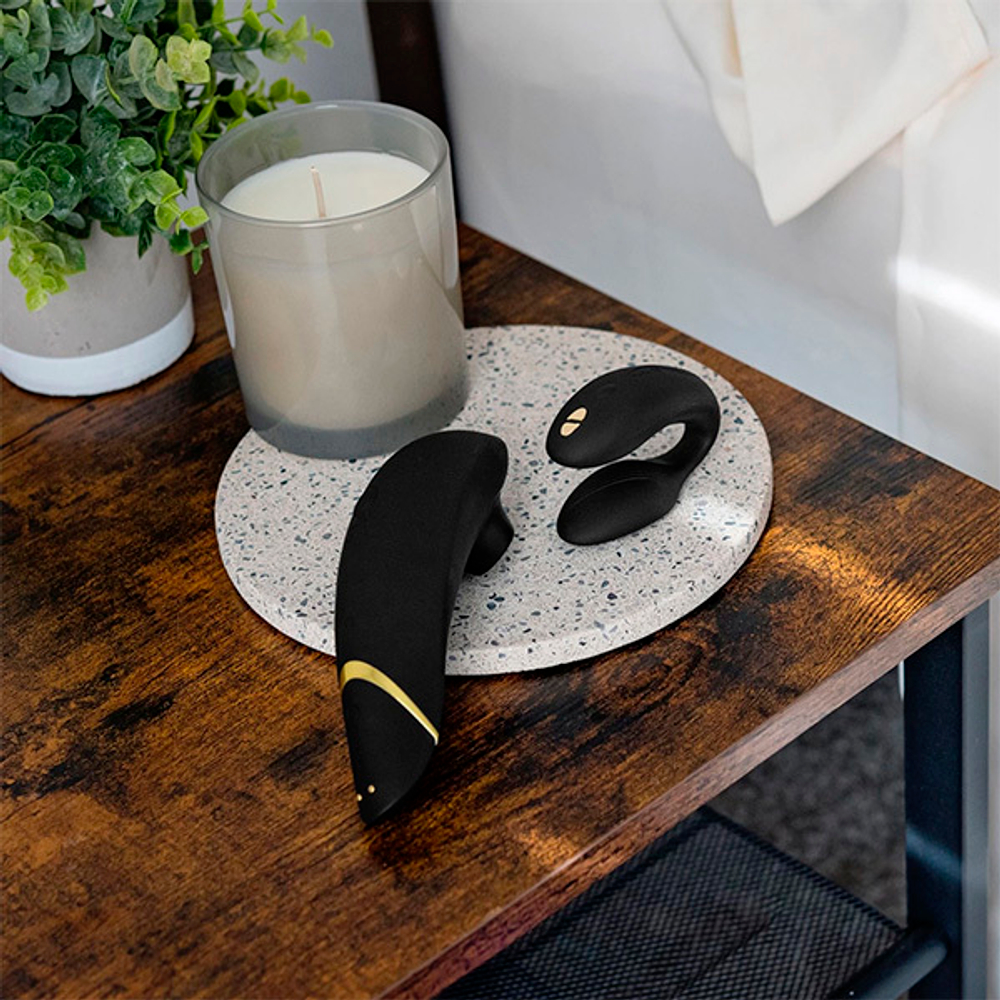 Набор для пар Golden Moments Limited Edition: Womanizer Premium 2 + We-Vibe Chorus