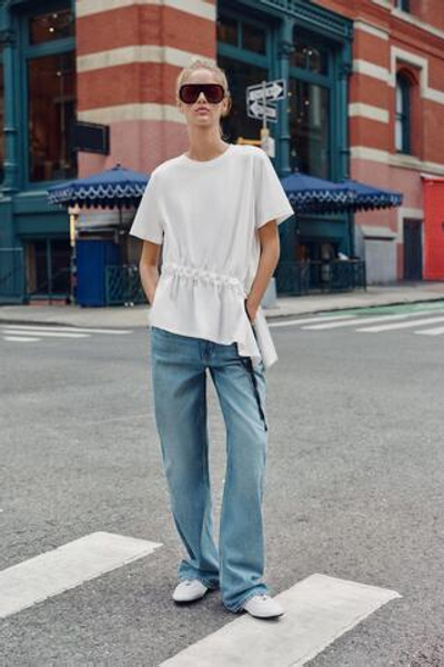 ФУТБОЛКА С КОНТРАСТНОЙ ЗАВЯЗКОЙ — ZARA