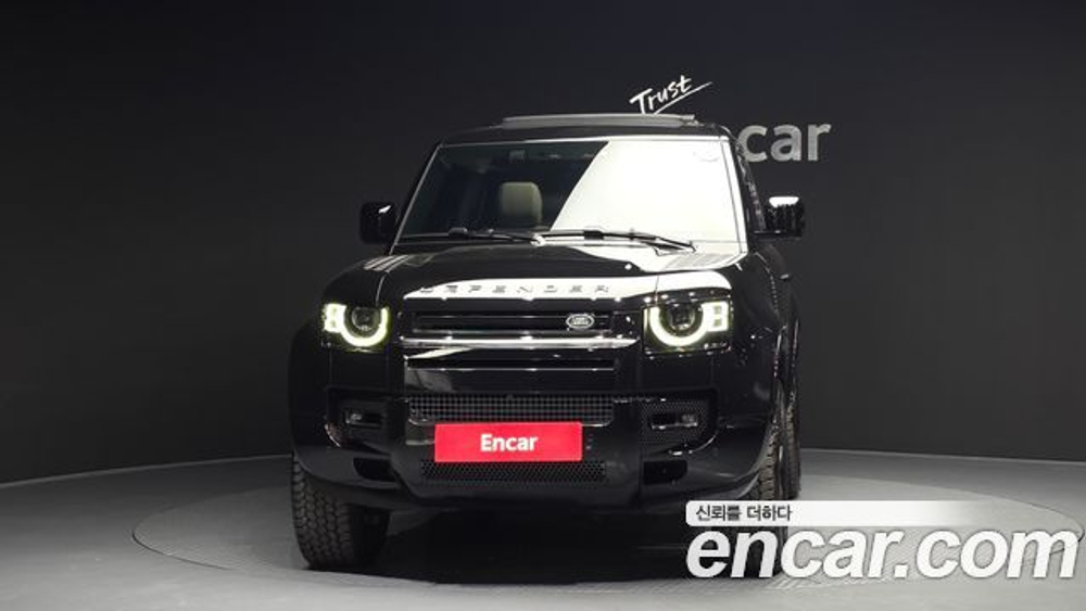 Land Rover Defender 90 D250 XS Edition — 2024