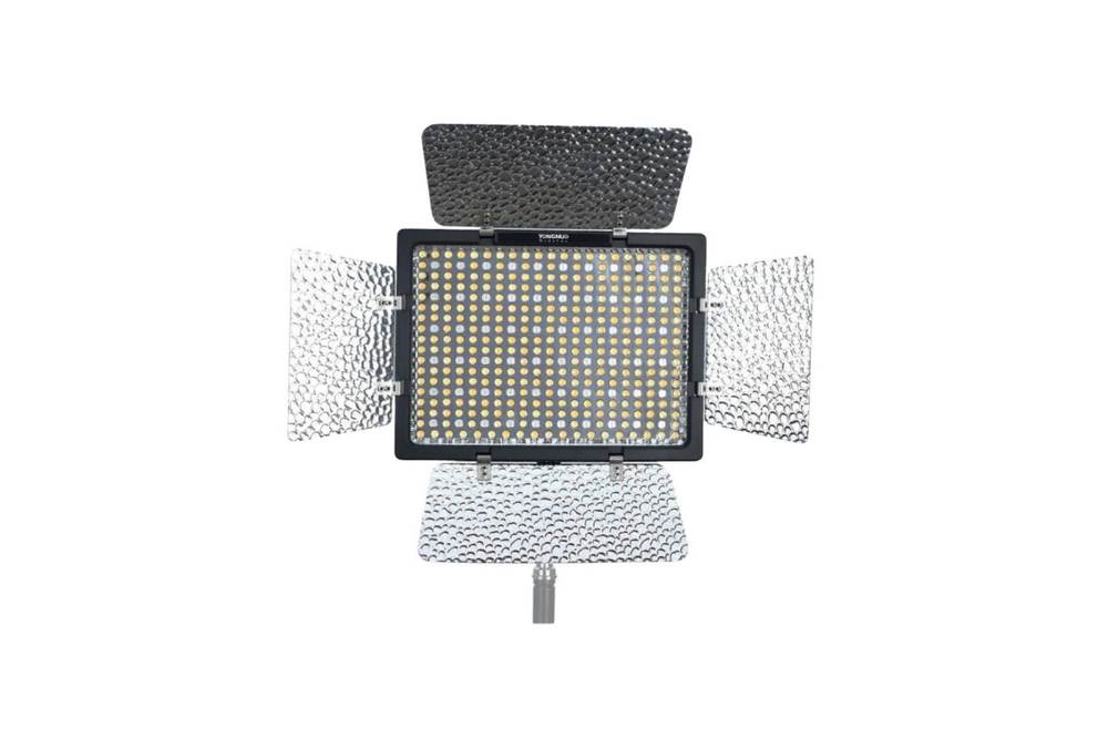 Накамерный свет светодиодный Yongnuo YN-300 IV LED 3200-5600K