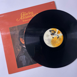Винтажная виниловая пластинка LP Charles Aznavour, Volume 3 Il Faut Savoir (Франция 1976)