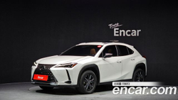 Lexus UX250h 2.0 2WD — 2024