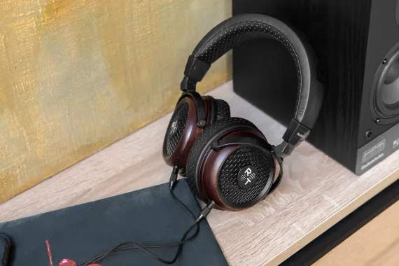 Radiotehnika Feylon Black