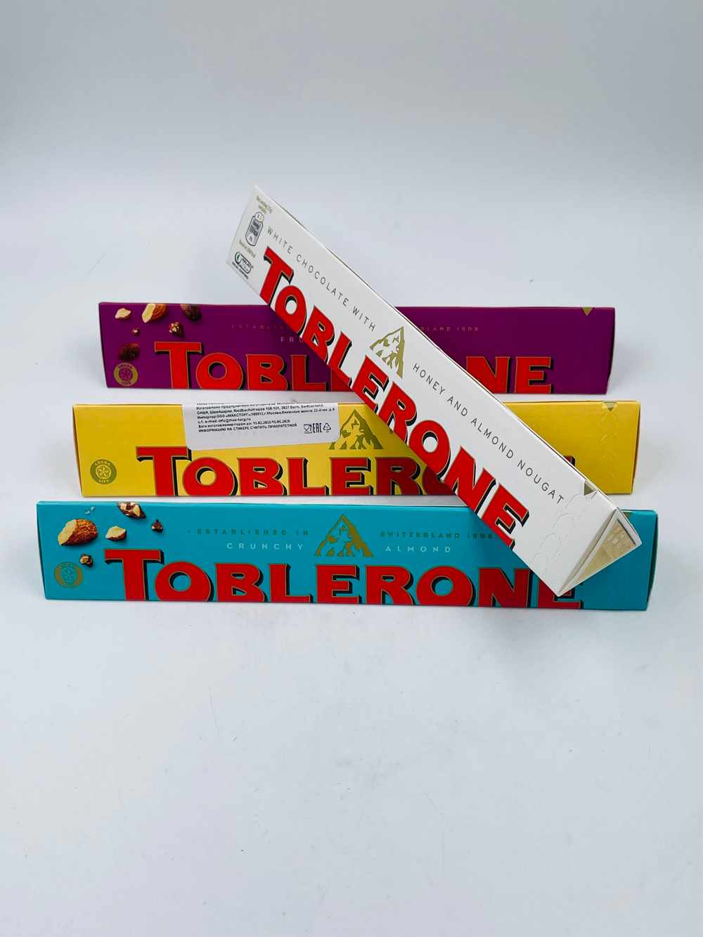 Шоколад Toblerone с медово-миндальной нугой, набор 4 вкуса, 4 шт. по 100 г