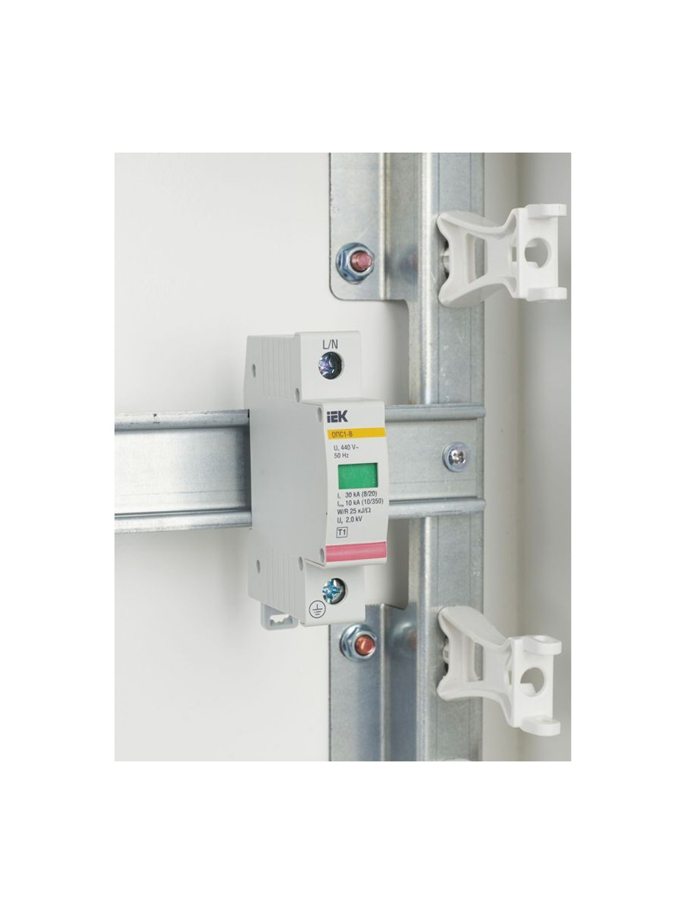 Ограничитель перенапряжения ОПС1-B 1P KARAT IEK MOP20-1-B