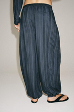 БРЮКИ-БАЛЛОНЫ В ПОЛОСКУ — ZW COLLECTION — ZARA