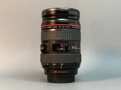 Canon EF 24-70mm 2.8L USM микроцарапки на передней линзе