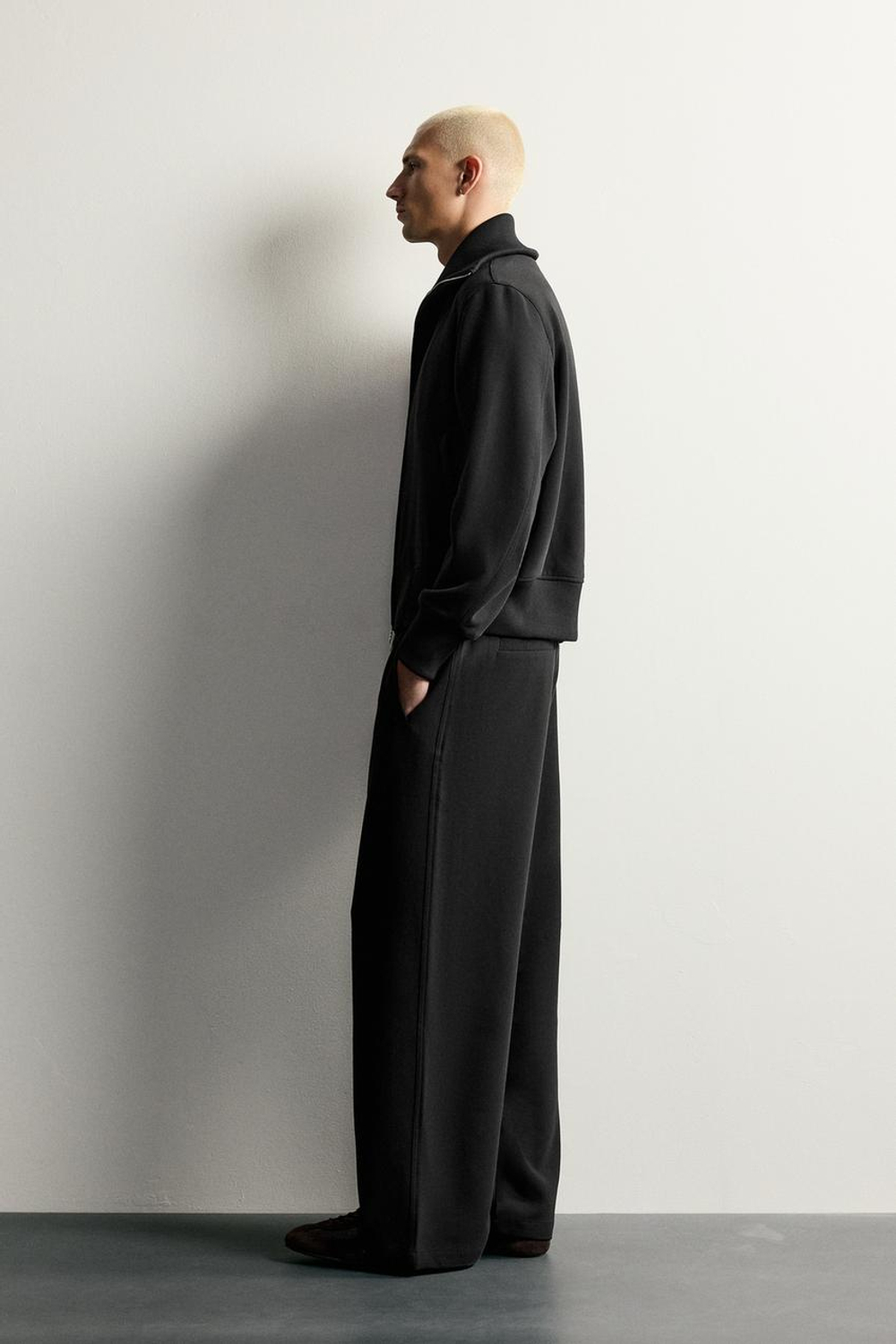 ZARA СТРУЯЩИЕСЯ БРЮКИ WIDE FIT, ЧЕРНЫЙ