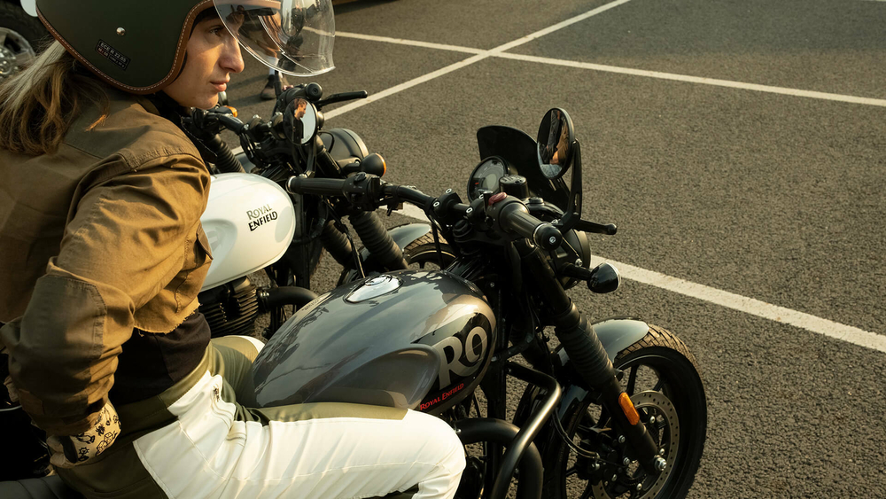 Royal Enfield Hunter 350 Dapper Grey