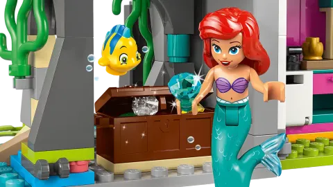 Конструктор LEGO Disney 43267 Замок принцессы и королевские питомцы