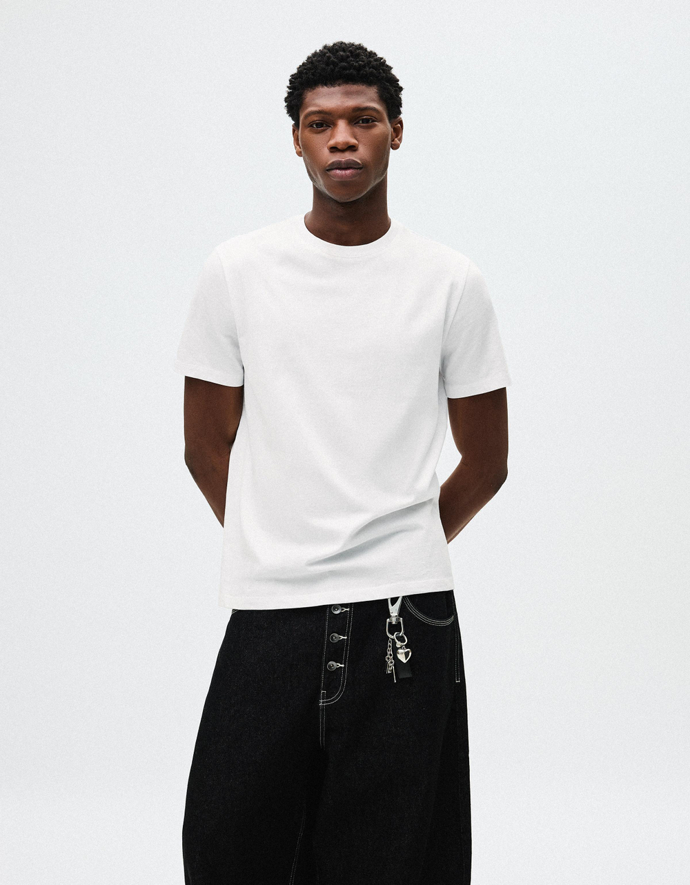 Мужская футболка regular fit с коротким рукавом - BERSHKA