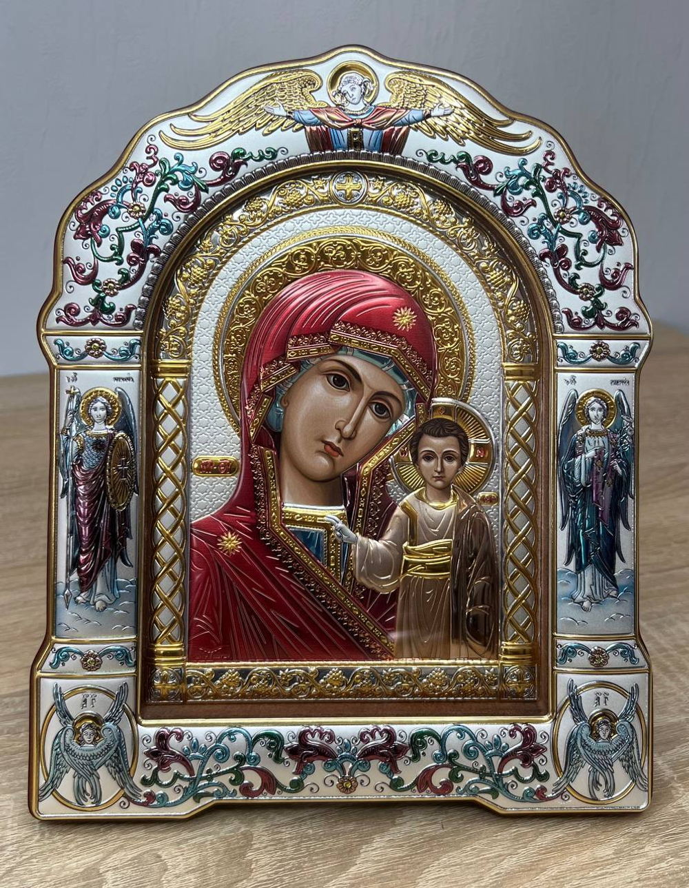 Казанская БМ, икона арочная с рамкой под стеклом, красное дерево, эмаль 206х270