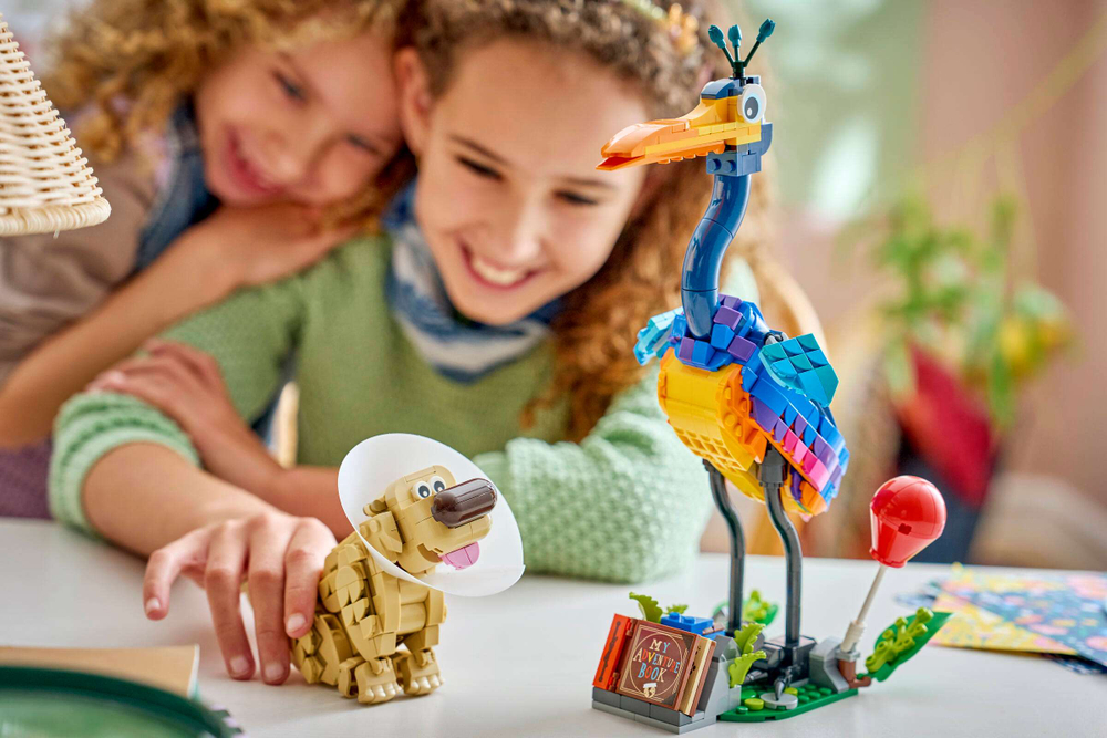 Конструктор LEGO Disney 43290 Kevin & Dug