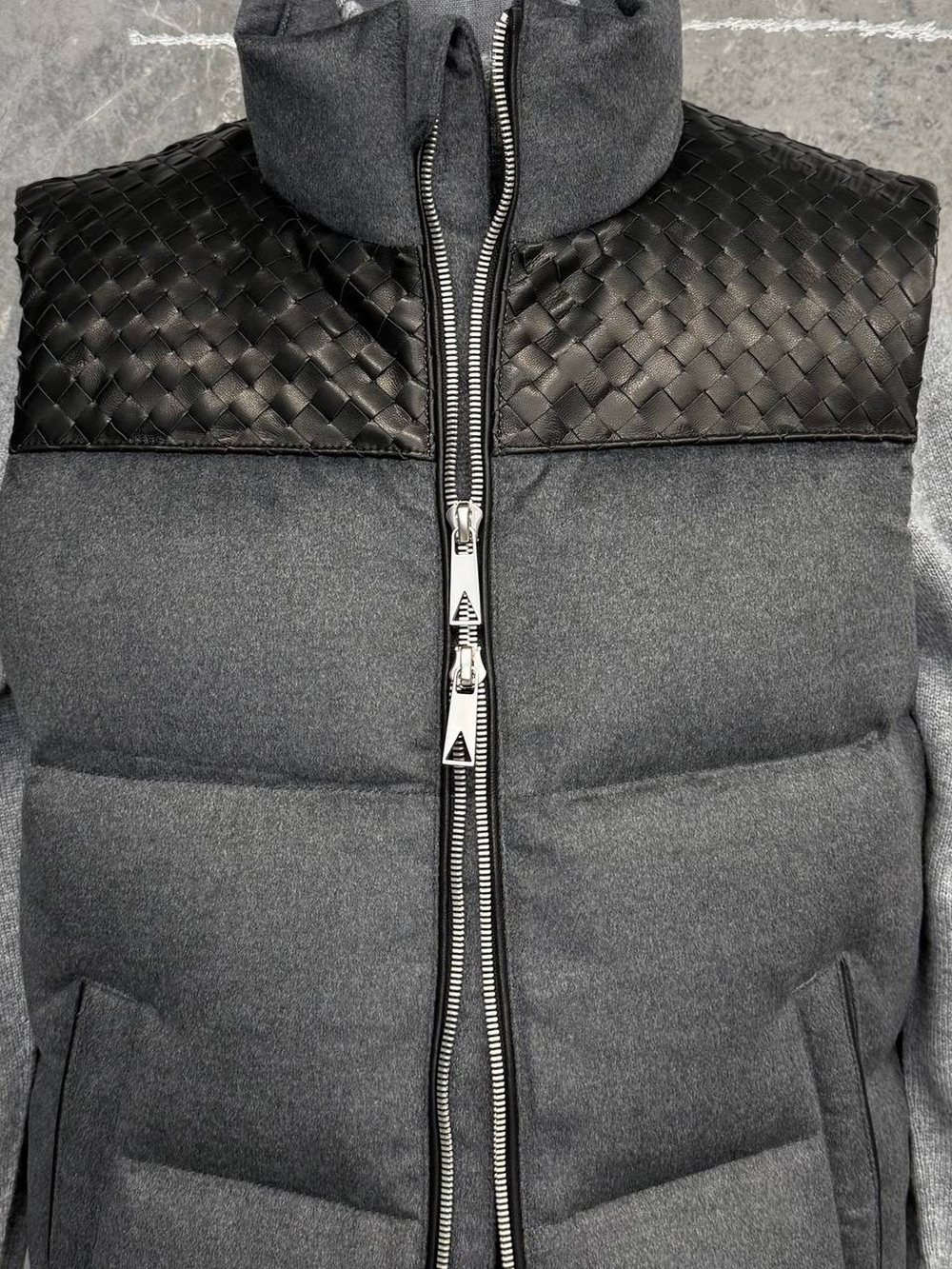 Пуховый жилет Bottega Veneta