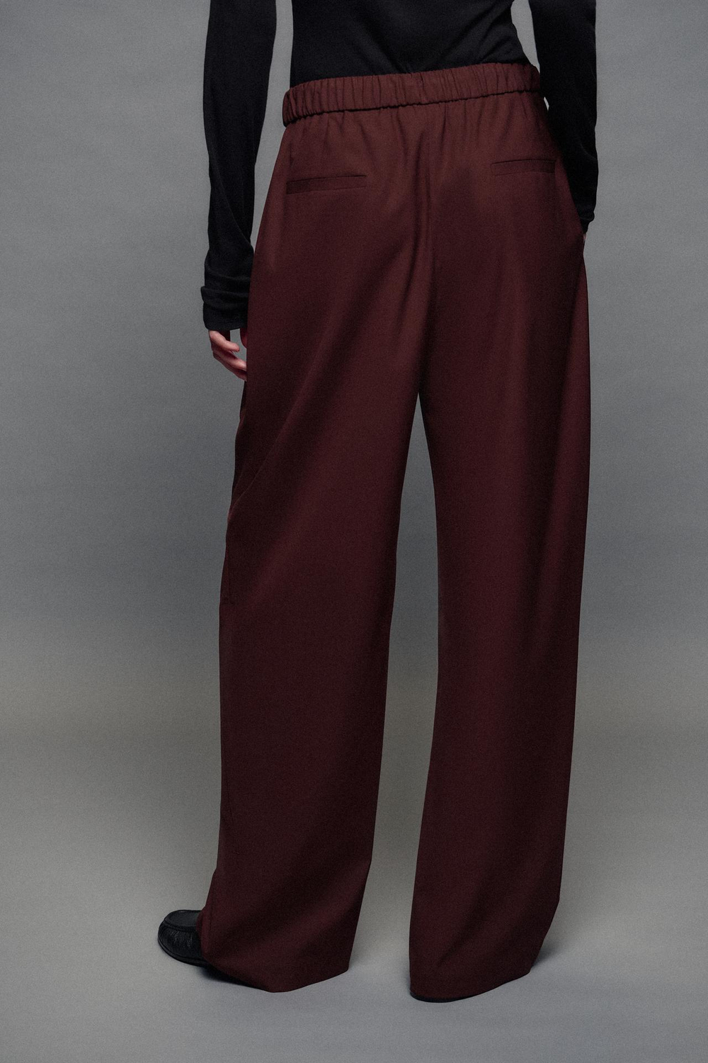 ZARA БРЮКИ СО СКЛАДКАМИ — ZW COLLECTION, ГРАНАТОВЫЙ
