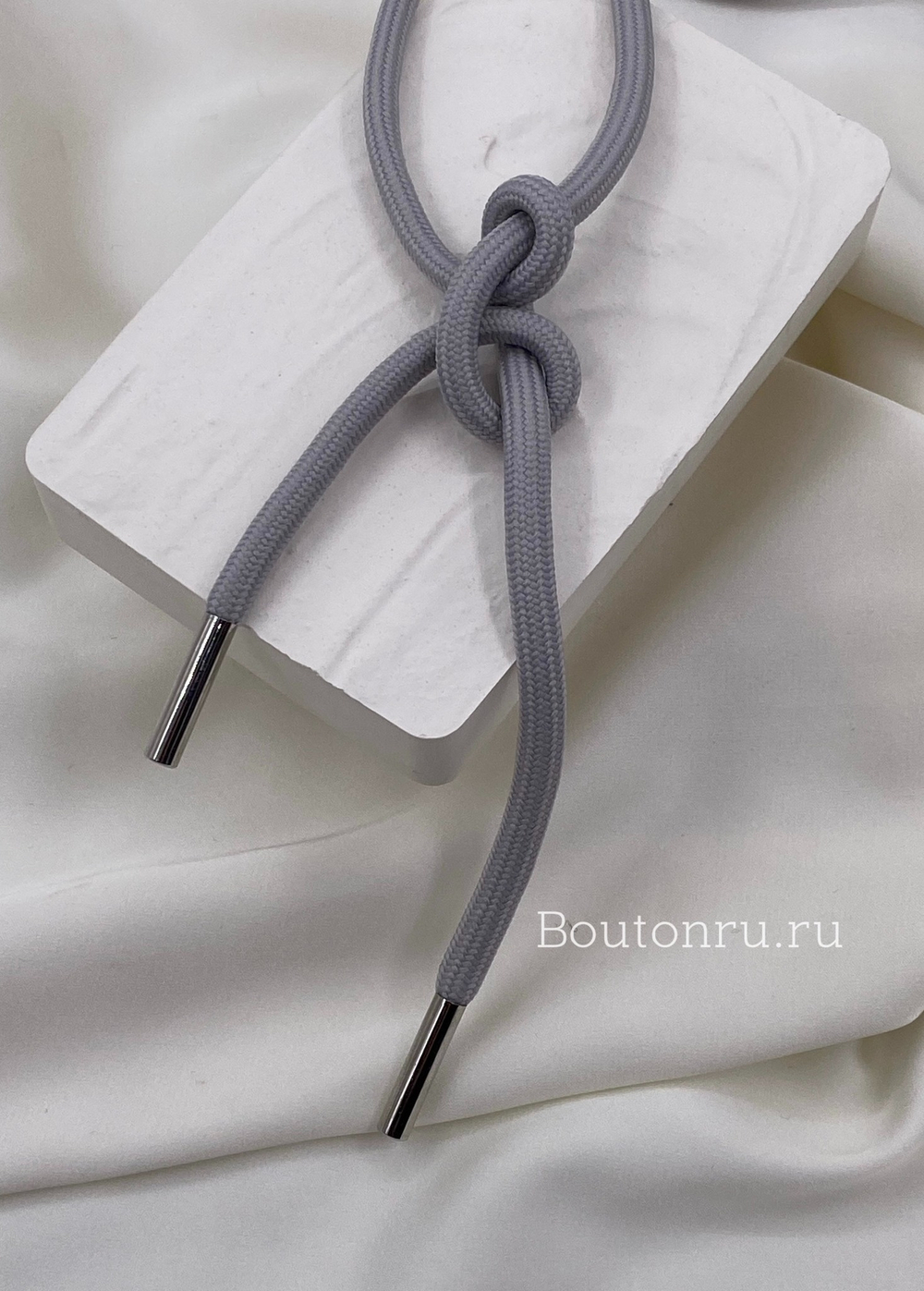 Шнур серый 1,42 м