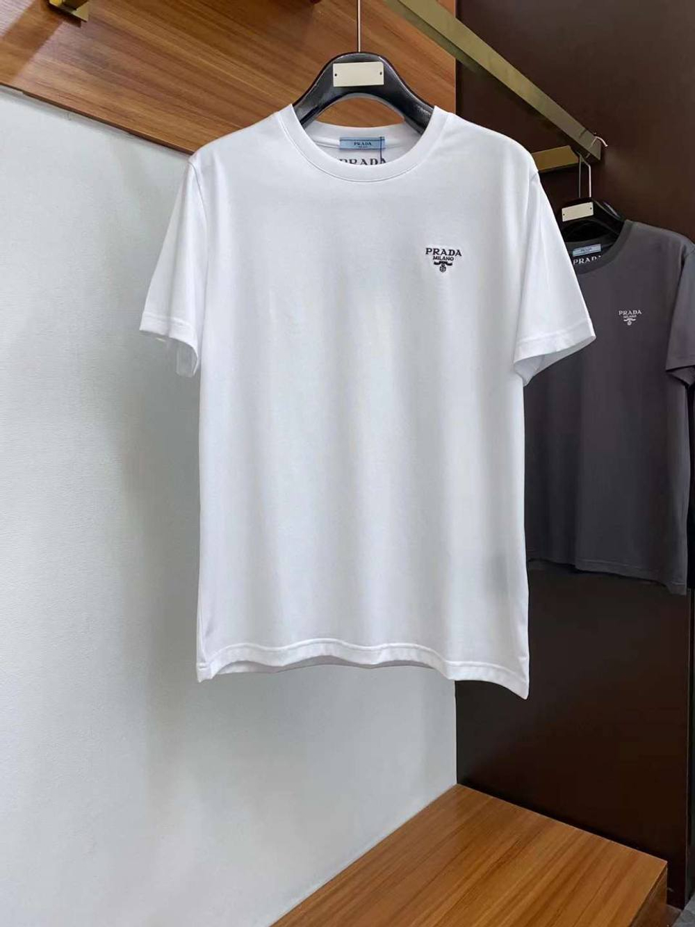 Футболка Prada