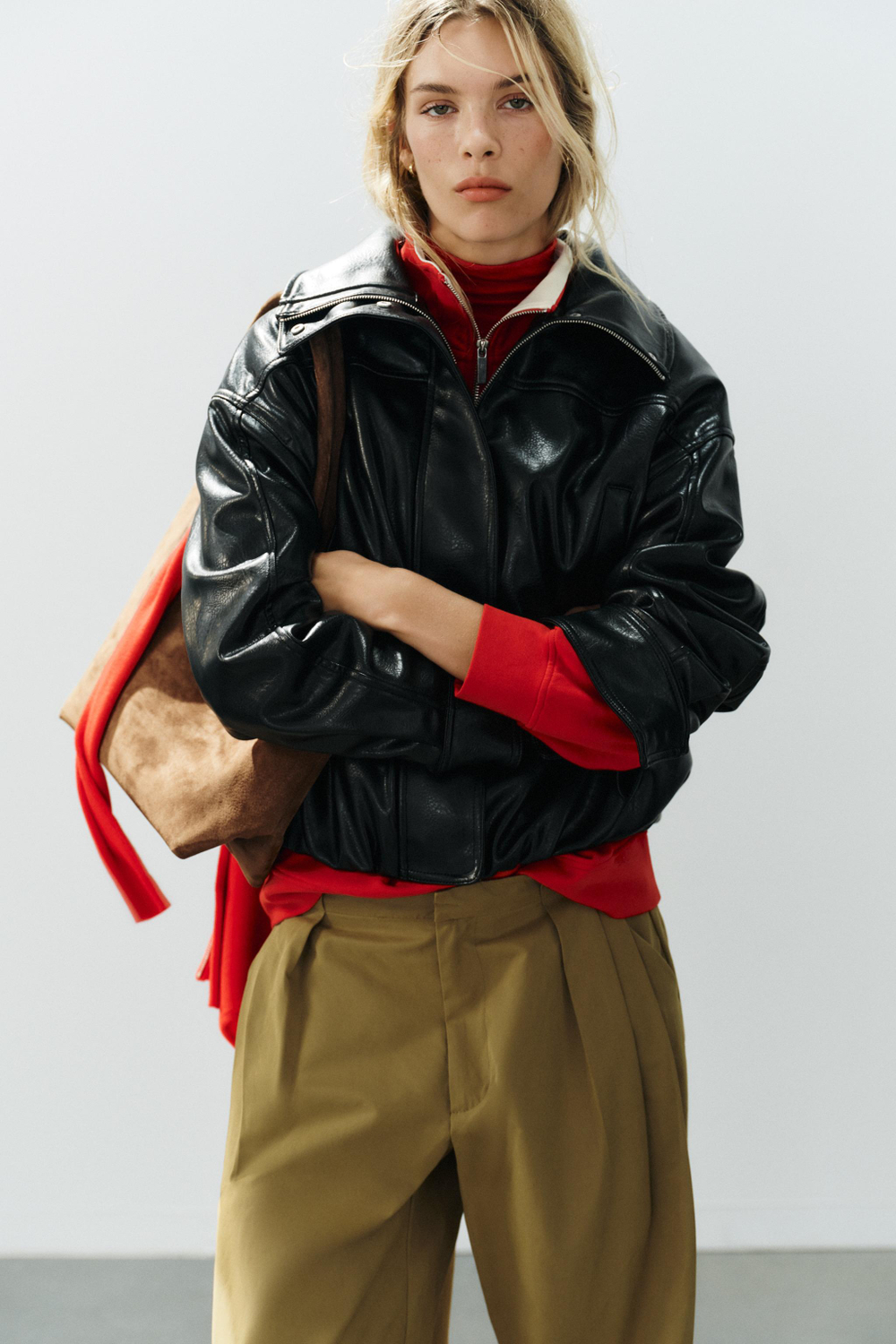 БОМБЕР ИЗ ИСКУССТВЕННОЙ КОЖИ — ZARA