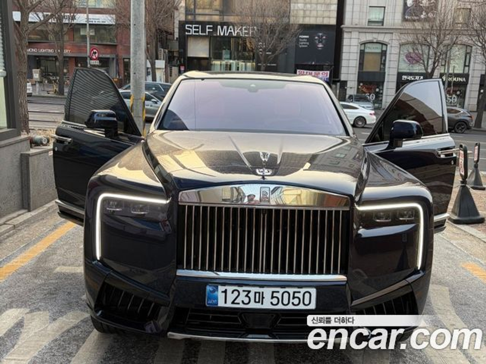 Rolls-Royce Cullinan 6.7 V12 — 2025