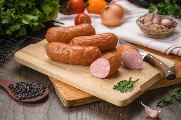 Рецепт домашних Шпикачек + сардельки с сыром Рецепт домашних Шпикачек + сардельки с сыром