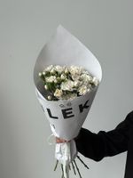 Кулек из кустовых диантусов в нежно розовом оттенке