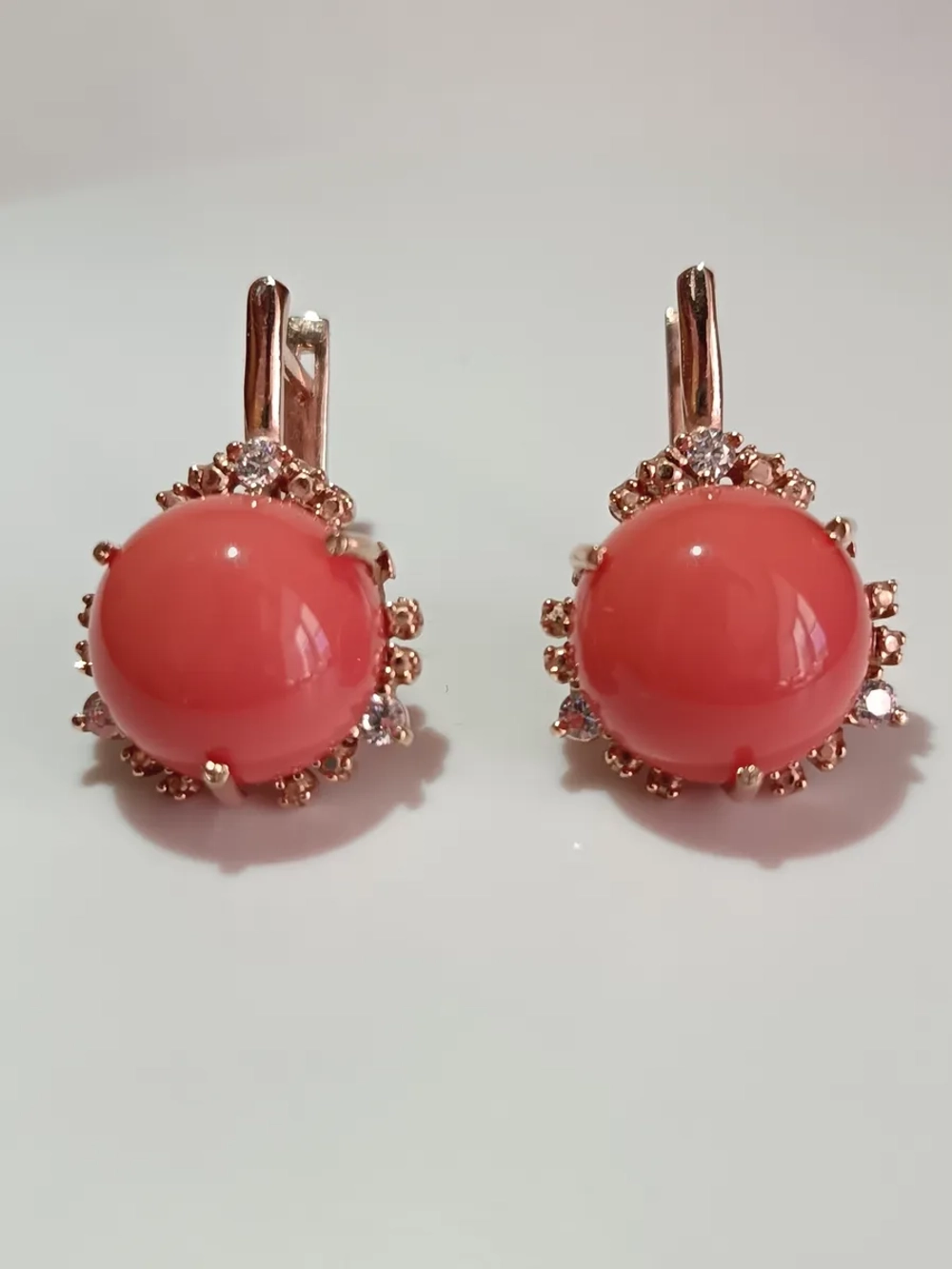 Серьги бижутерные с кораллом прессованным