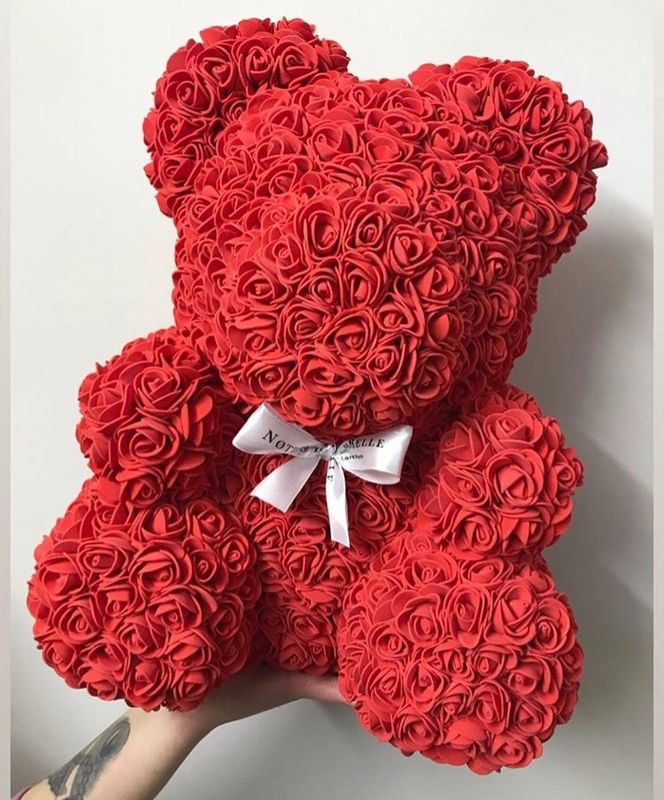 Мишка из роз 40 см в подарочной коробке #3528 Мишка из роз 40 см в подарочной коробке #3528