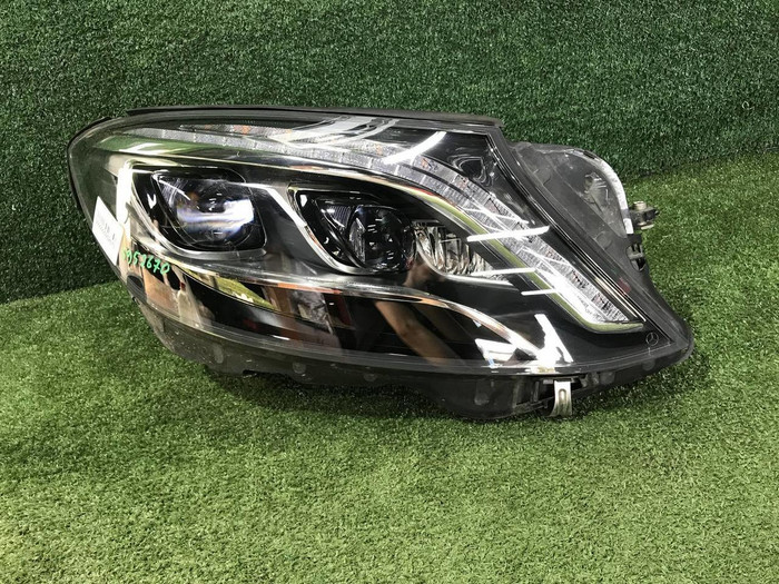 Фара правая Mercedes S W222 (2013-2017) LED