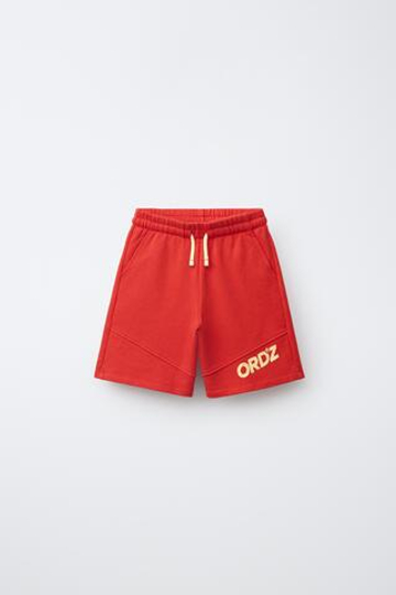 ZARA ШОРТЫ ИЗ МЯГКОЙ ТКАНИ С ЛОГОТИПОМ, БЕЛЫЙ/КРАСНЫЙ