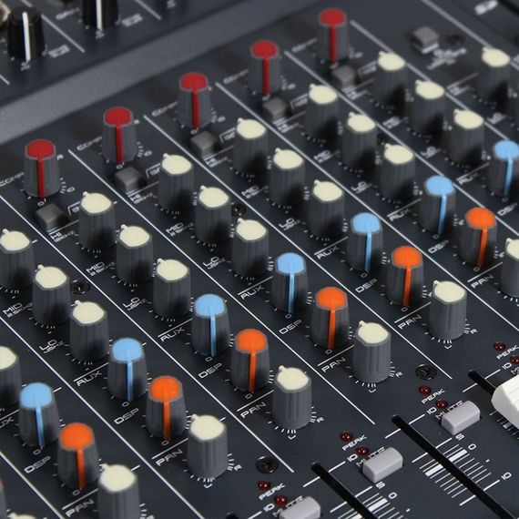 Studiomaster CLUB XS12 компактный цифровой микшерный пульт