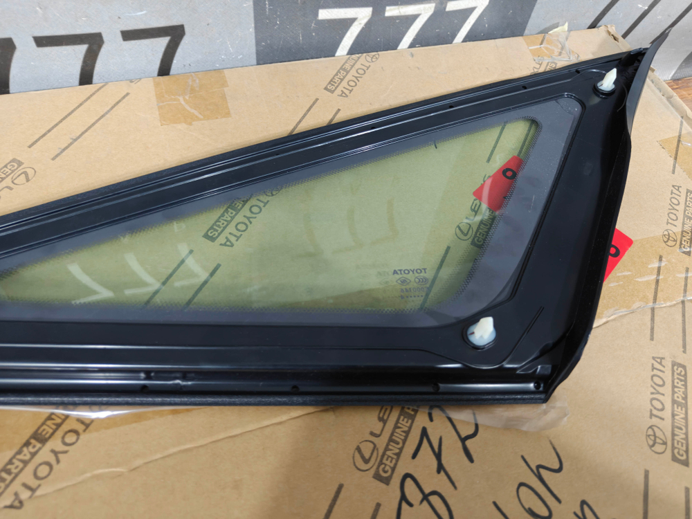Стекло заднее левое кузовное глухое Toyota Avalon (XX50) 18-нв Новое Оригинал 6272007040
