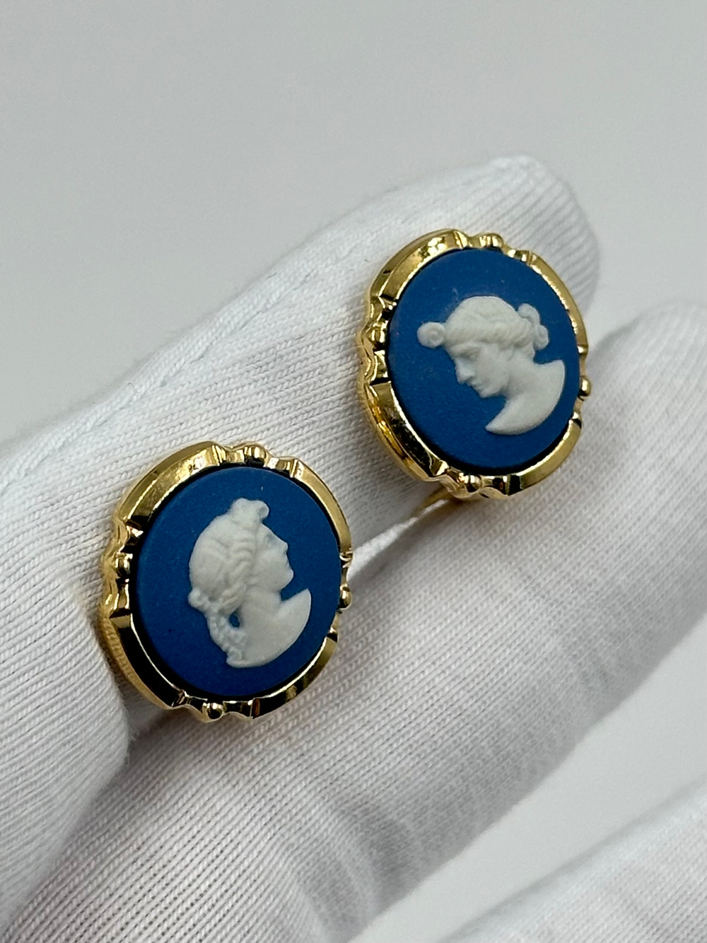 Клипсы Wedgwood синие