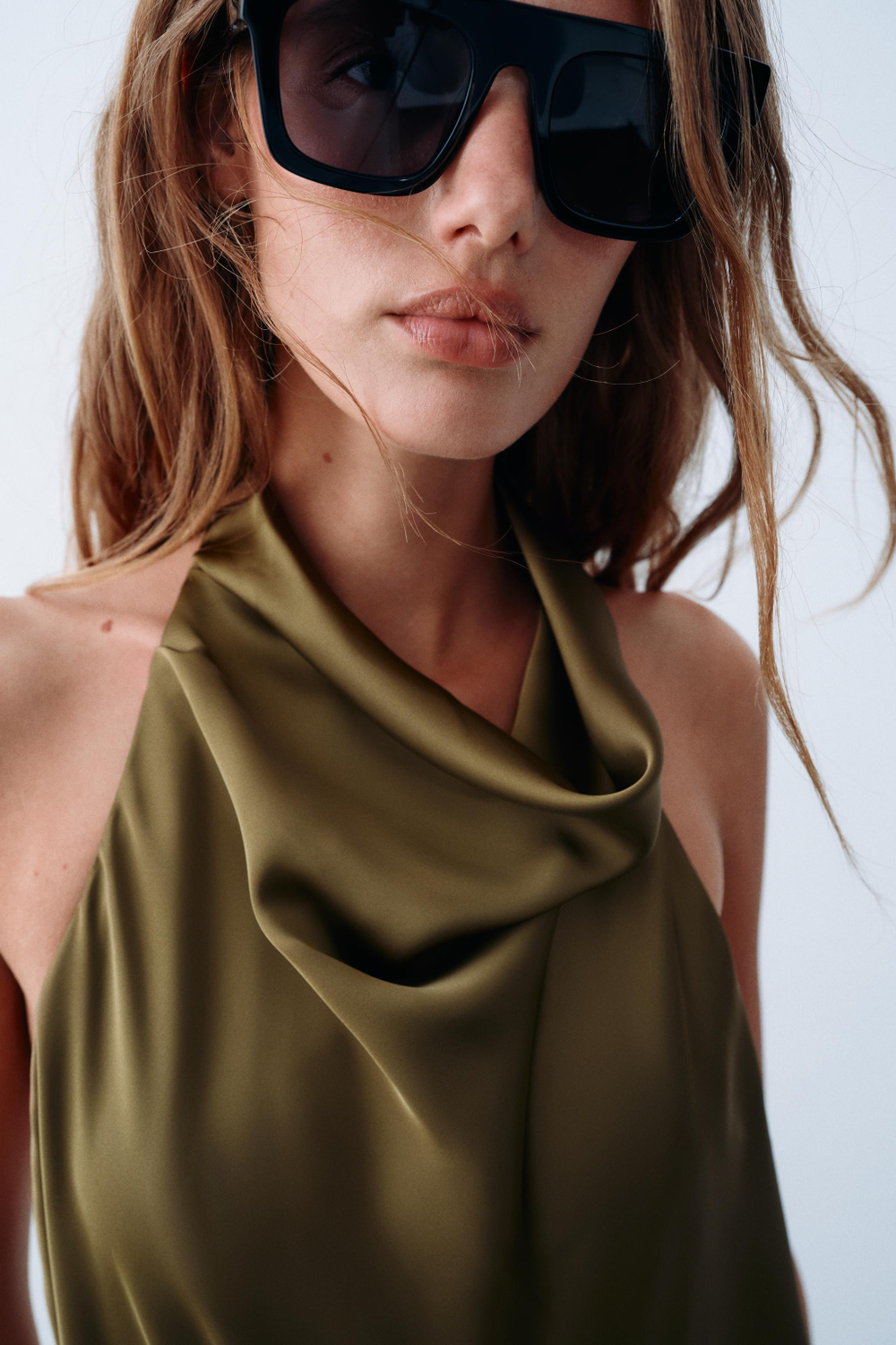 АТЛАСНЫЙ КОМБИНЕЗОН ХАЛТЕР — ZARA