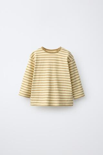 ZARA ФУТБОЛКА В ПОЛОСКУ С НАШИВКОЙ, ЖЕЛТЫЙ