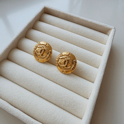 Клипсы Chanel