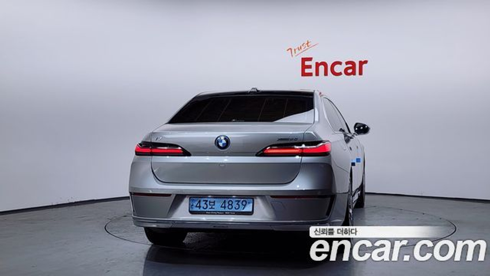 BMW i7 xDrive 60 Design Pure Excellence — 2023