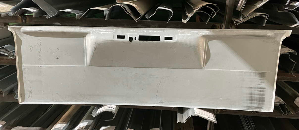 Накладка крышки багажника VW Transporter T4 (Polcar)