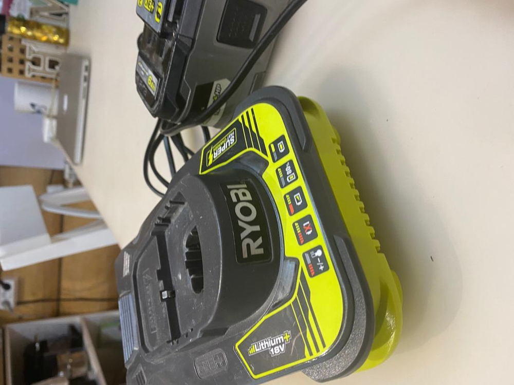 Зарядное устройство Ryobi ONE+ RC18150 5133002638