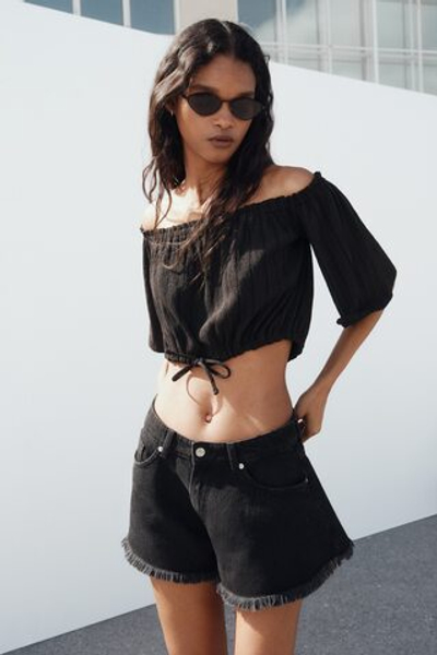 Топ с открытыми плечами из жатого джерси - H&M