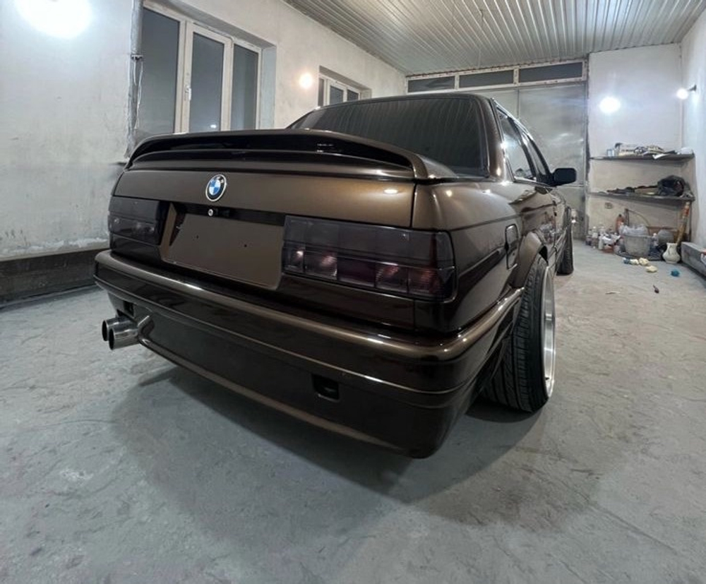 BMW E30 Mtech2 Спойлер (Реплика "АБС")
