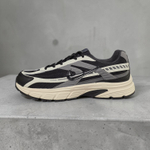 Nike Initiator • Black Gray