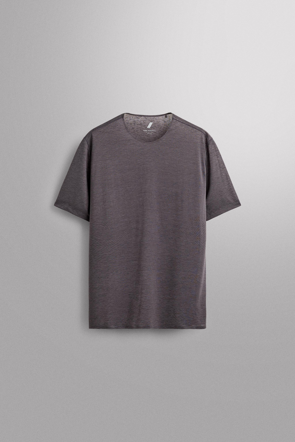 ЛЕГКАЯ ФУТБОЛКА ДЛЯ БЕГА ИЗ РЕЛЬЕФНОЙ ТКАНИ — ZARA · 4387/302