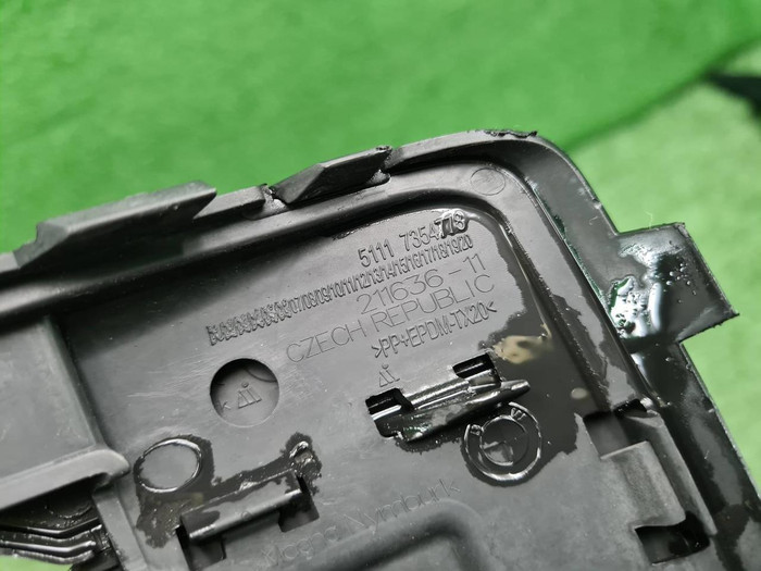 Решетка переднего бампера правая BMW X1 F48 15-19