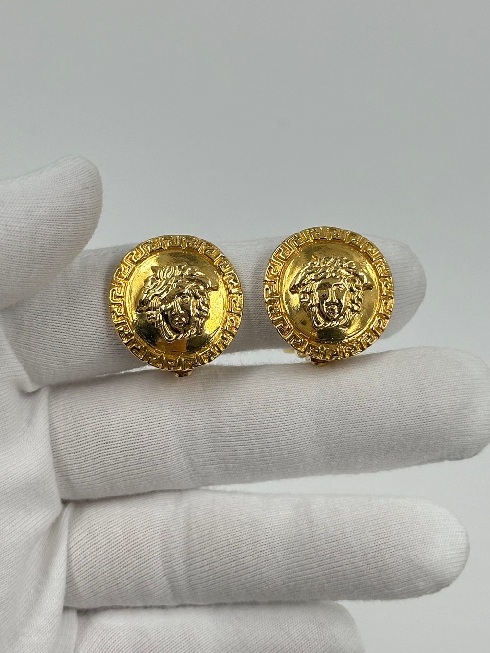 Клипсы Versace